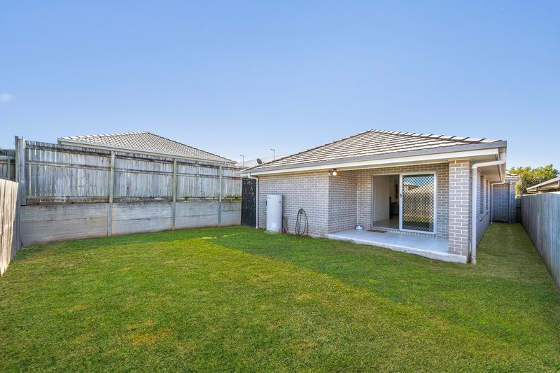 Photo - 6 Leigh Crescent, Dakabin QLD 4503 - Image 18