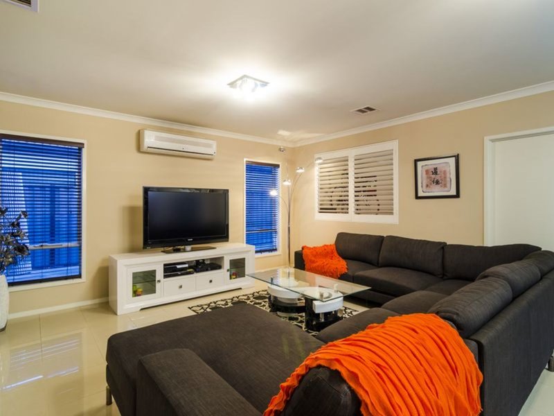 Photo - 6 Lemongrass Circuit, Point Cook VIC 3030 - Image 12