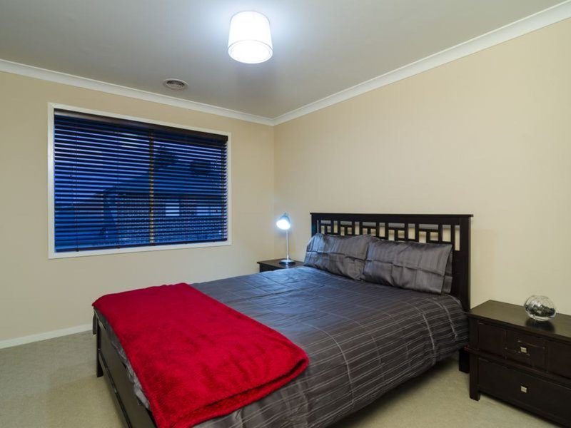 Photo - 6 Lemongrass Circuit, Point Cook VIC 3030 - Image 23