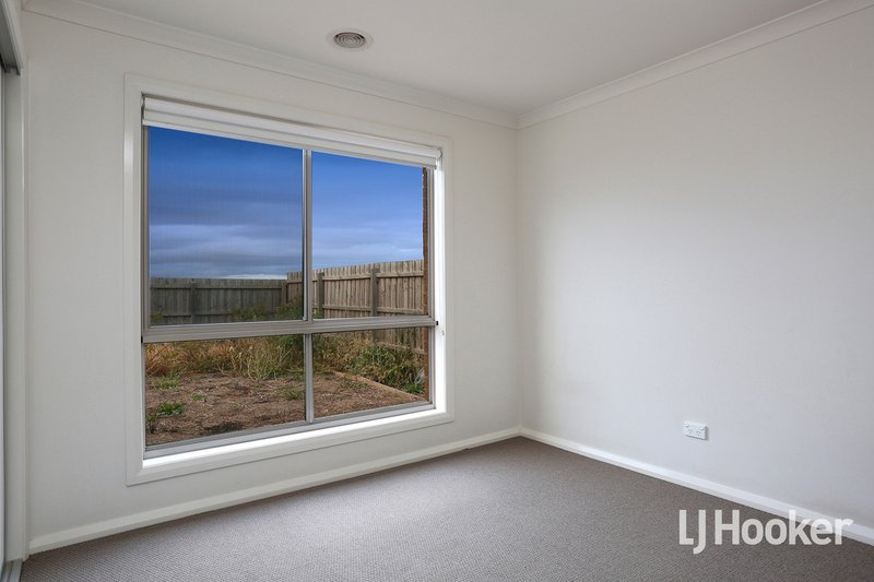 Photo - 6 Leon Drive, Weir Views VIC 3338 - Image 7