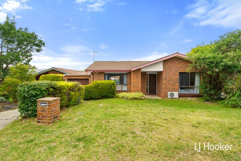 6 Lidgett Place, Florey ACT 2615