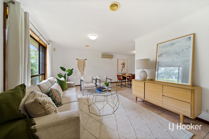 Photo - 6 Lidgett Place, Florey ACT 2615 - Image 2