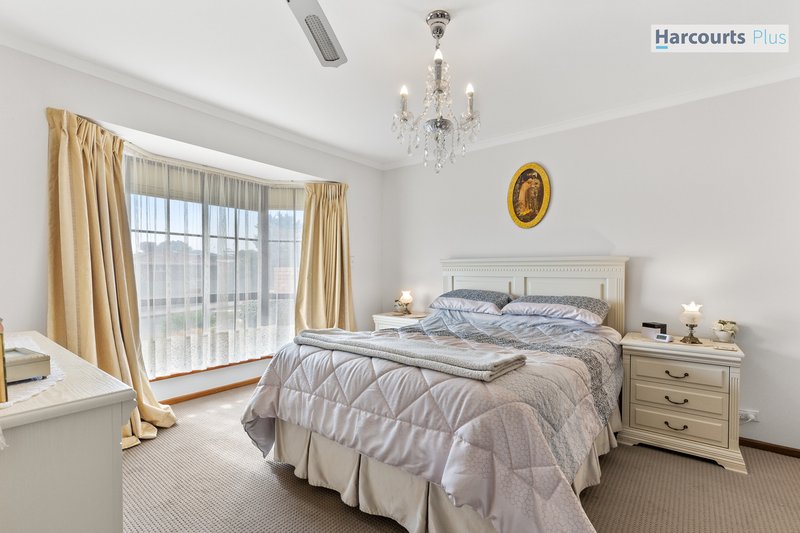 Photo - 6 Lighthouse Drive, Hallett Cove SA 5158 - Image 8