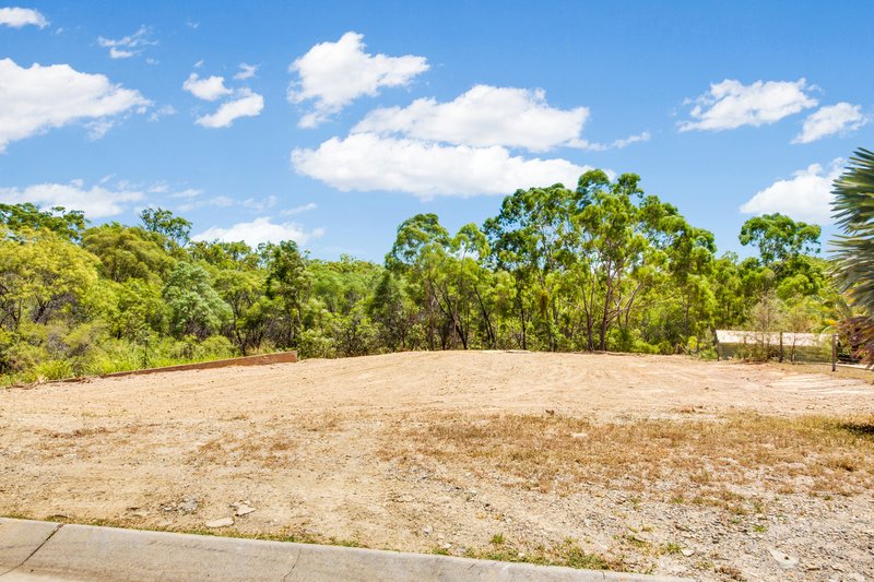 Photo - 6 Lilly Hills Close, Boyne Island QLD 4680 - Image 7