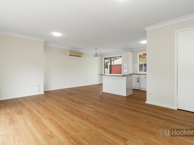 Photo - 6 Limosa Court, Crestmead QLD 4132 - Image 3