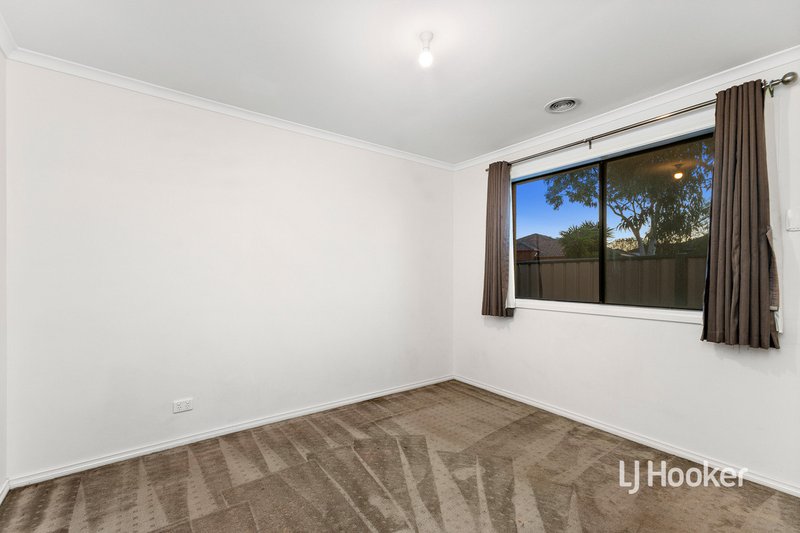 Photo - 6 Lindrum Outlook, Tarneit VIC 3029 - Image 13