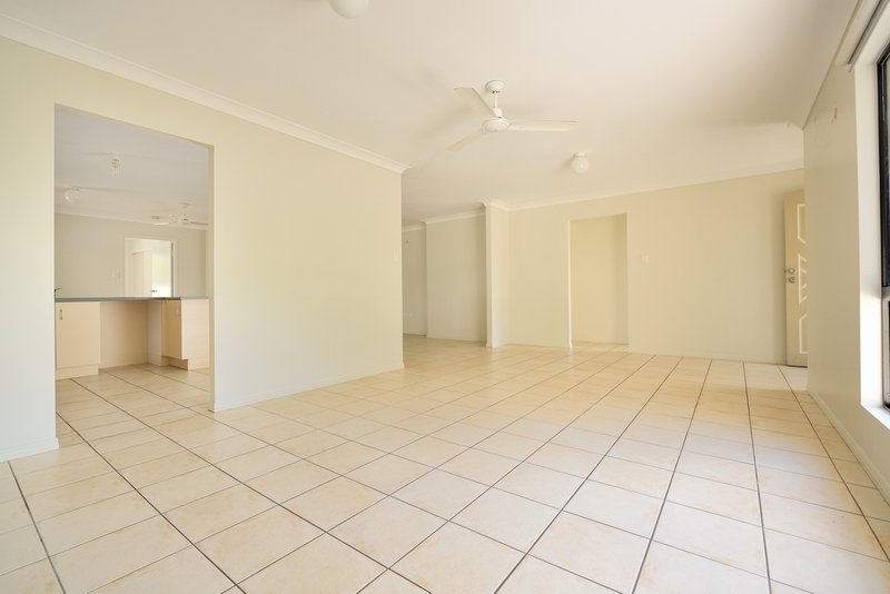 Photo - 6 Links Court, Kin Kora QLD 4680 - Image 7