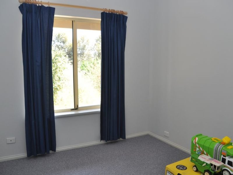 Photo - 6 Lipizzaner Dr , Hindmarsh Valley SA 5211 - Image 10