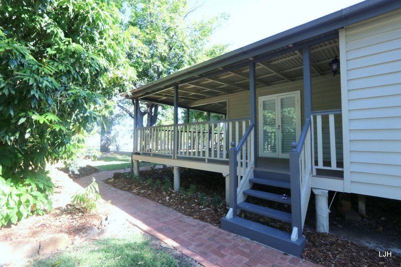 Photo - 6 Little St , Emerald QLD 4720 - Image 23