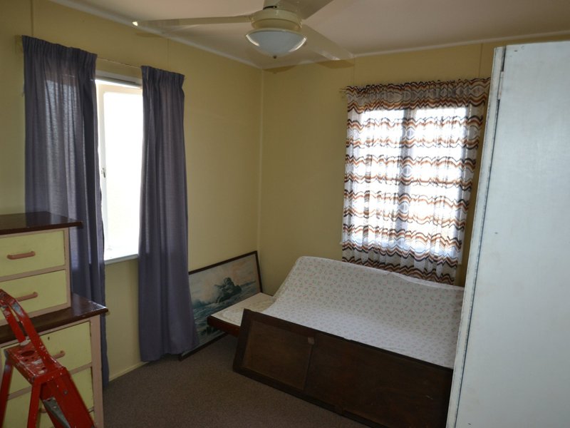 Photo - 6 Livingstone St , Bowen QLD 4805 - Image 11