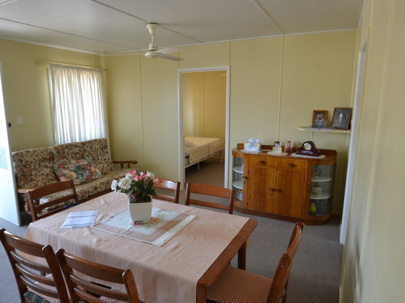 Photo - 6 Livingstone St , Bowen QLD 4805 - Image 14