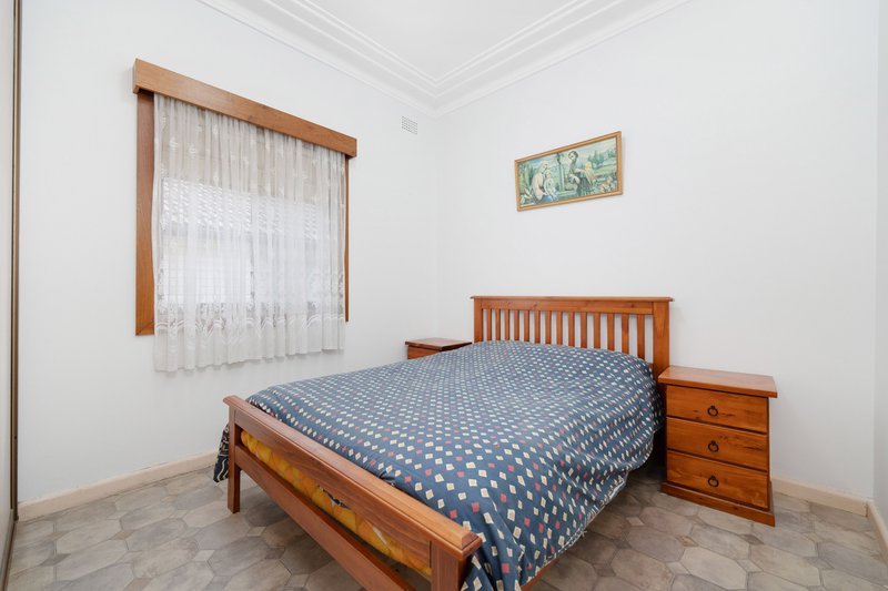 Photo - 6 Lloyd Avenue, Yagoona NSW 2199 - Image 5