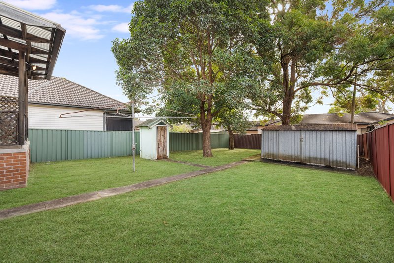 Photo - 6 Lloyd Avenue, Yagoona NSW 2199 - Image 9
