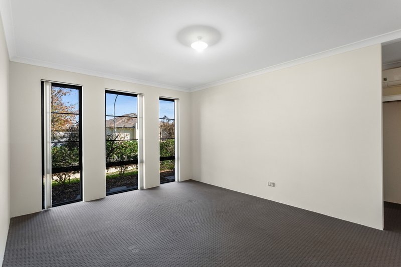 Photo - 6 Lobella Way, Aveley WA 6069 - Image 4