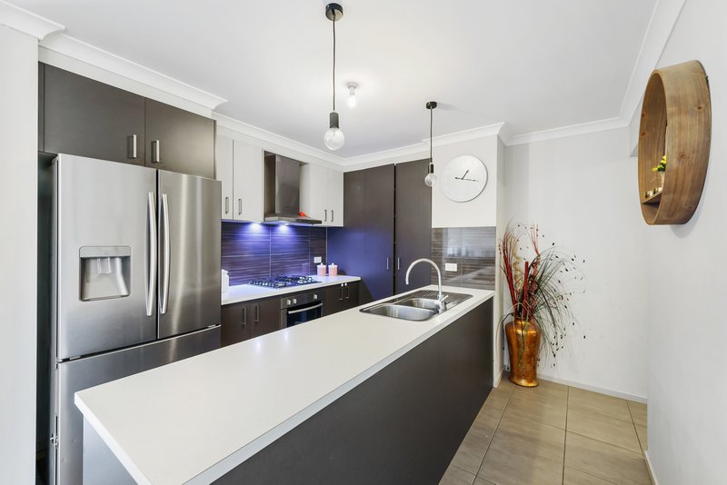 Photo - 6 Lockwood Court, Fraser Rise VIC 3336 - Image 2