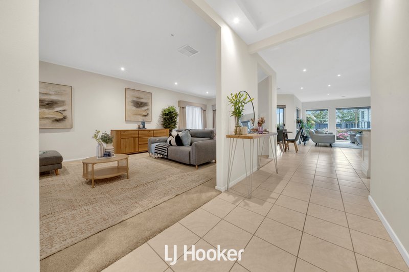 Photo - 6 Loders Way, Berwick VIC 3806 - Image 13