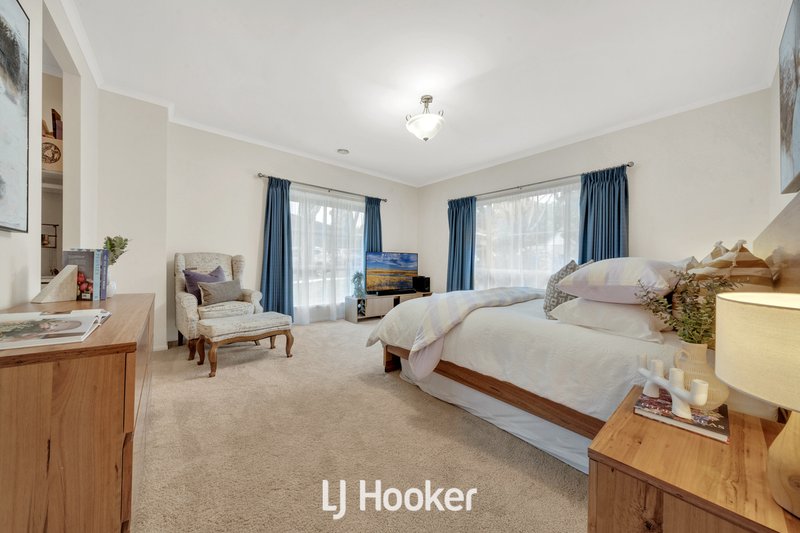 Photo - 6 Loders Way, Berwick VIC 3806 - Image 18