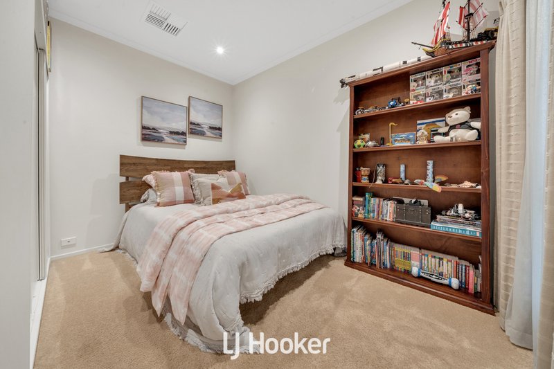 Photo - 6 Loders Way, Berwick VIC 3806 - Image 19