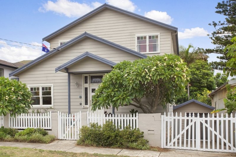 Photo - 6 Loftus Street, Narrabeen NSW 2101 - Image 2