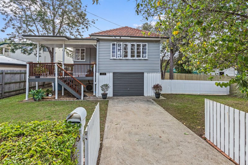 6 Logan Ave , Oxley QLD 4075