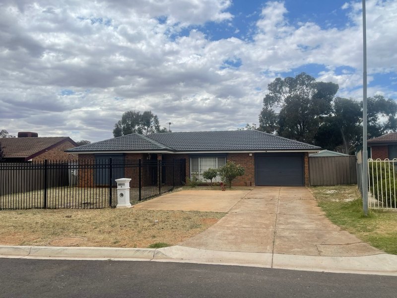 6 London Court, Craigmore SA 5114