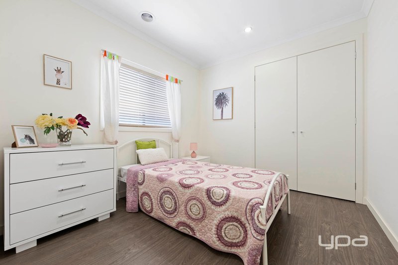 Photo - 6 Longfield Way, Deer Park VIC 3023 - Image 10