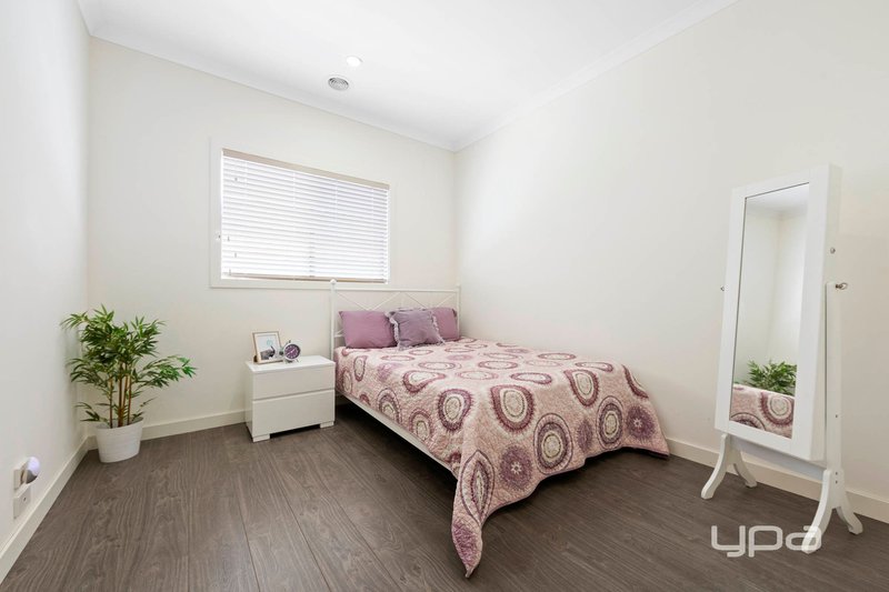 Photo - 6 Longfield Way, Deer Park VIC 3023 - Image 11