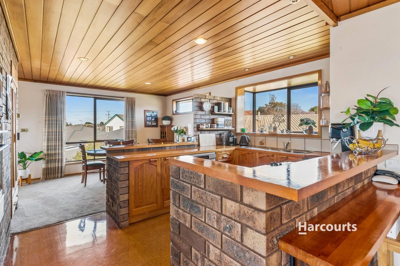 Photo - 6 Longview Crescent, Devonport TAS 7310 - Image 5