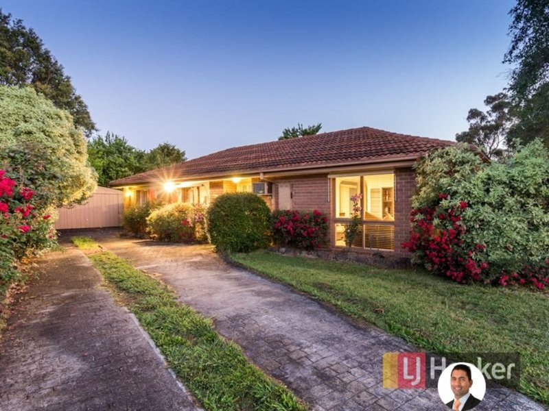 6 Lonsdale Crescent, Cranbourne North VIC 3977