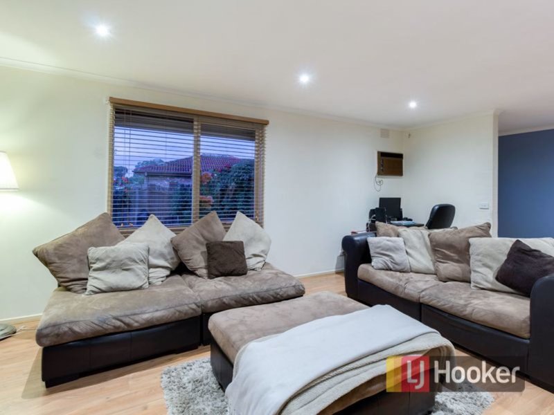 Photo - 6 Lonsdale Crescent, Cranbourne North VIC 3977 - Image 5