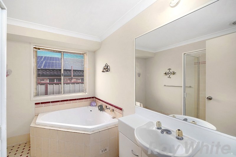 Photo - 6 Loongana Crescent, Blue Haven NSW 2262 - Image 6