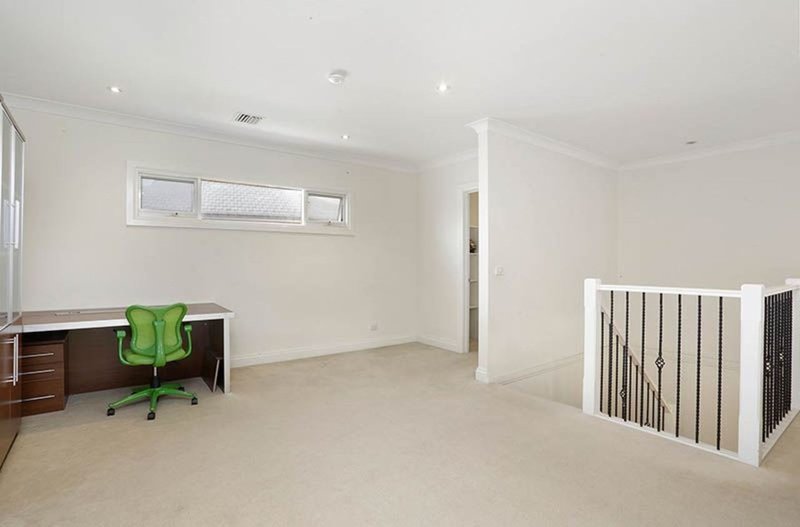 Photo - 6 Lowen Road, Glen Waverley VIC 3150 - Image 7