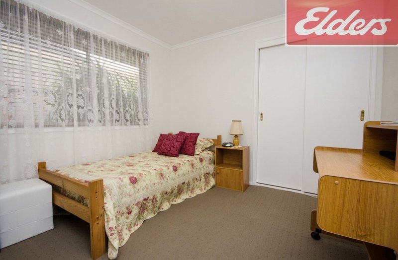 Photo - 6 Lyons Place, Wodonga VIC 3690 - Image 11