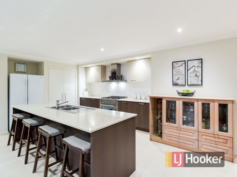 Photo - 6 Lytham Court, Cranbourne VIC 3977 - Image 2