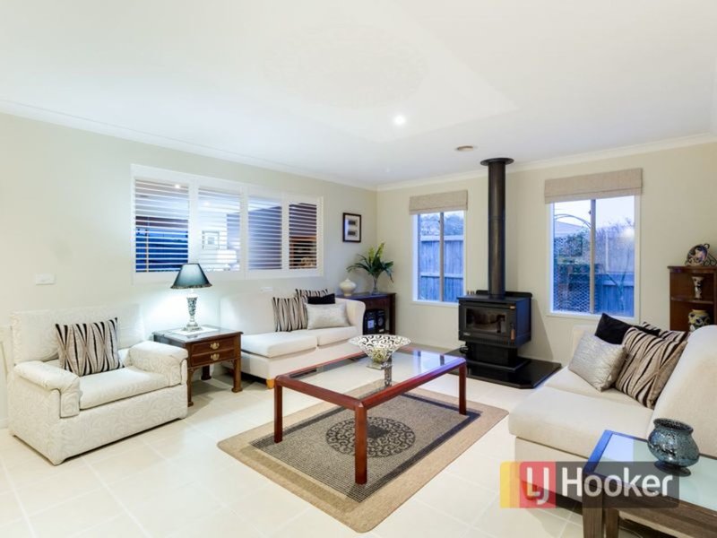 Photo - 6 Lytham Court, Cranbourne VIC 3977 - Image 4