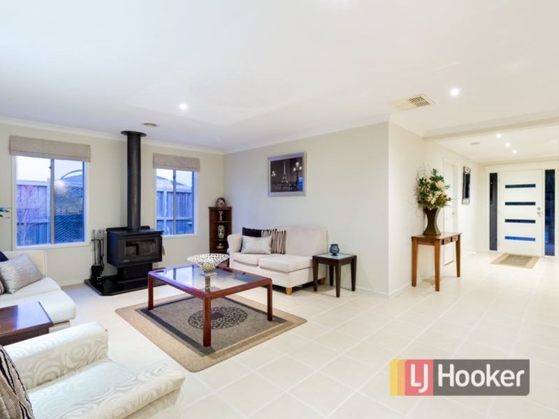 Photo - 6 Lytham Court, Cranbourne VIC 3977 - Image 8