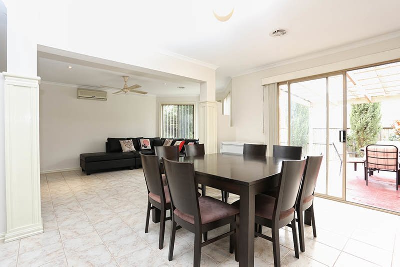 Photo - 6 Mackellar Drive, Roxburgh Park VIC 3064 - Image 5