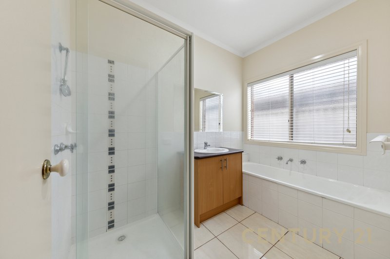 Photo - 6 Macquarie Circuit, Pakenham VIC 3810 - Image 9