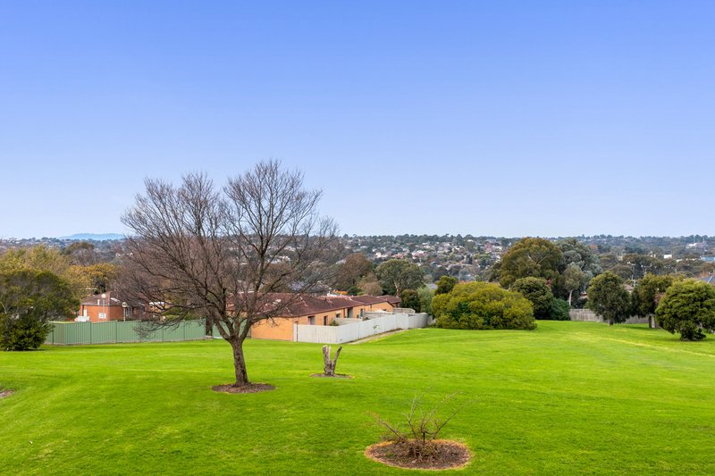 Photo - 6 Magnolia Walk, Burwood VIC 3125 - Image 10