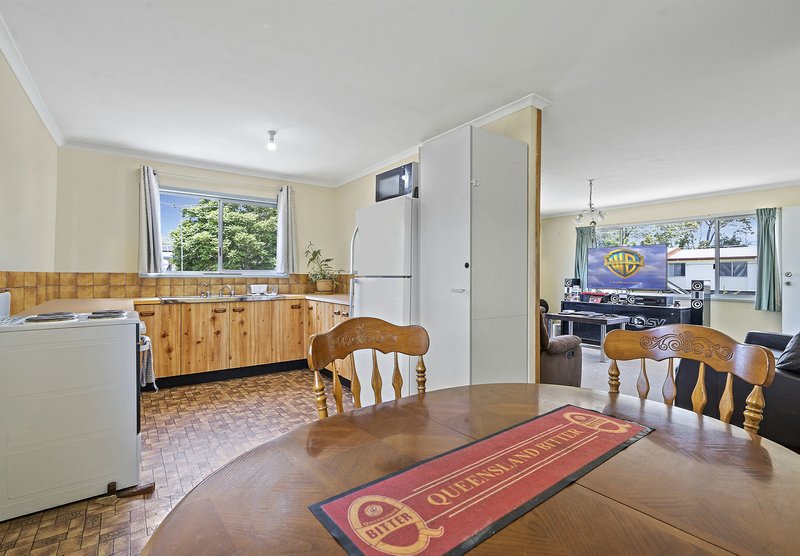 Photo - 6 Magra Crt , Eagleby QLD 4207 - Image 6