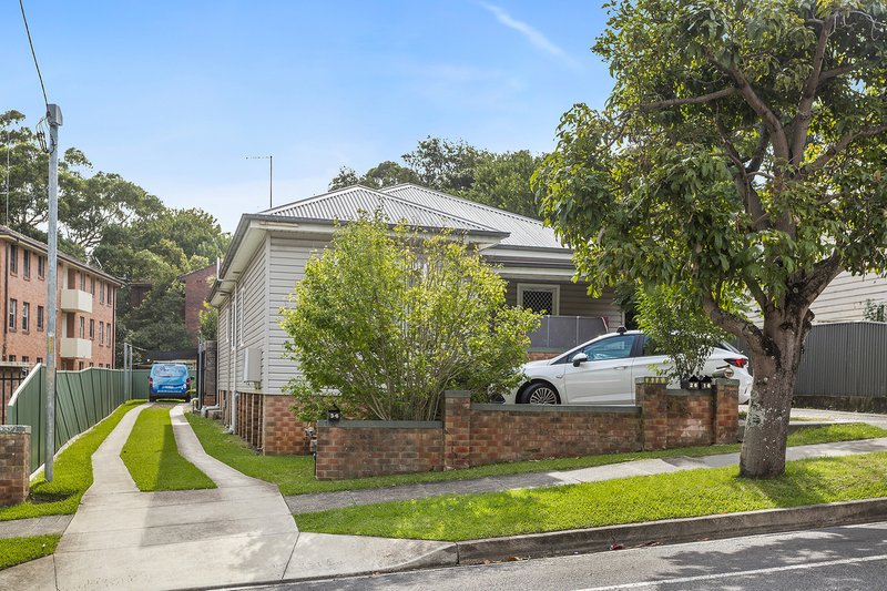 6 Mangerton Road, Wollongong NSW 2500