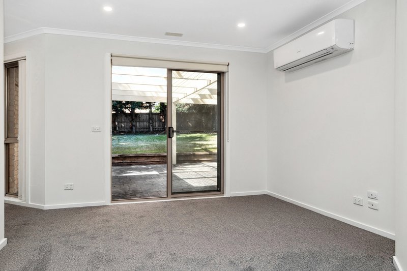 Photo - 6 Manifold Court, Croydon South VIC 3136 - Image 3