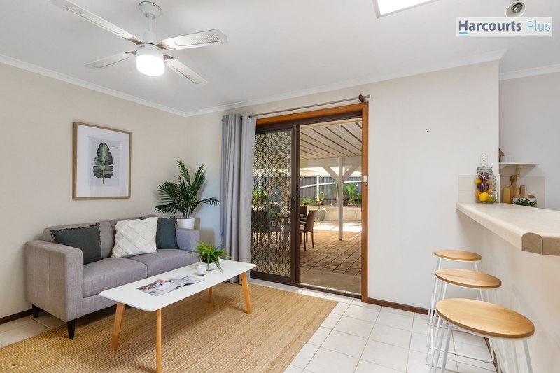 Photo - 6 Manooka Road, Morphett Vale SA 5162 - Image 6