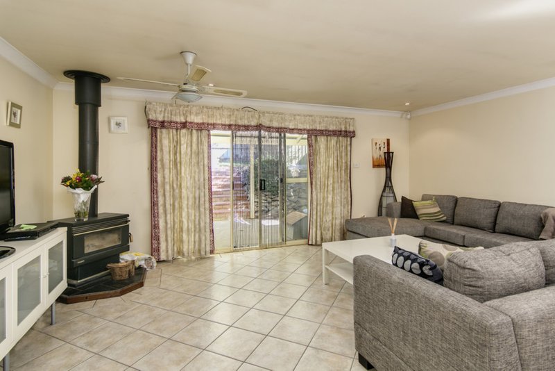 Photo - 6 Margaret Cutten Grove, Aberfoyle Park SA 5159 - Image 4