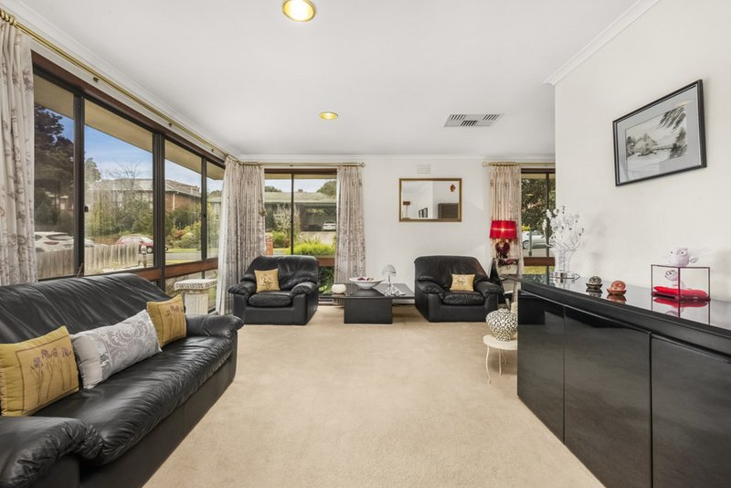 Photo - 6 Margot Avenue, Doncaster VIC 3108 - Image 2