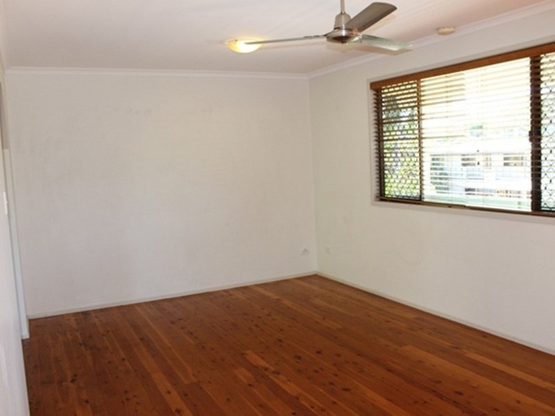 Photo - 6 Marquis Court, Tannum Sands QLD 4680 - Image 2