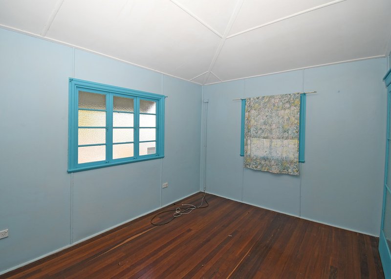 Photo - 6 Maryborough Street, Granville QLD 4650 - Image 13