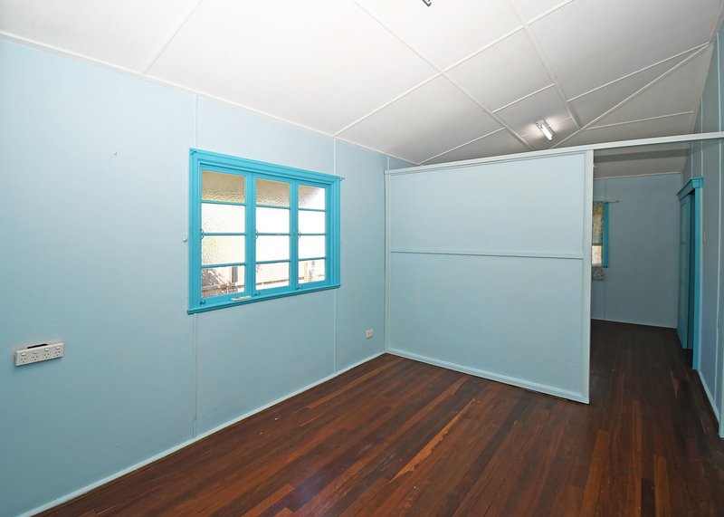 Photo - 6 Maryborough Street, Granville QLD 4650 - Image 15