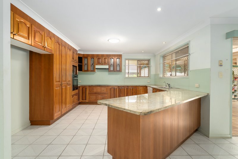 Photo - 6 Masjakin Court, Murrumba Downs QLD 4503 - Image 3