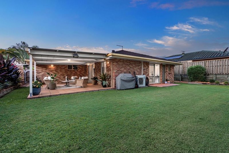 Photo - 6 Matthews Way, Wakerley QLD 4154 - Image 8